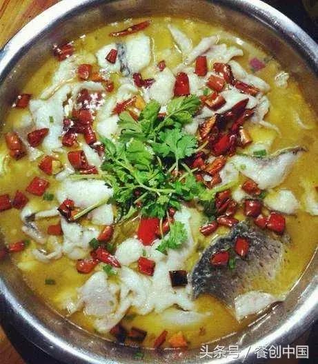 麻辣酸菜鱼片的正宗做法四川火锅,这么冷的天吃个火锅暖心又暖胃