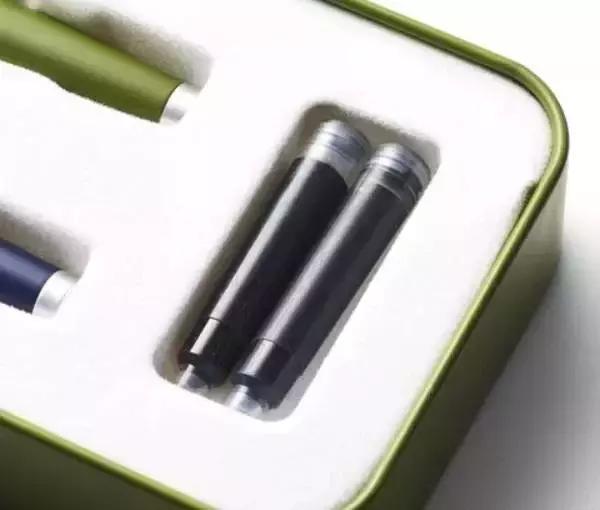 日本便利店已被代购掏空！听说这本50块杂志免费送一套COACH笔！