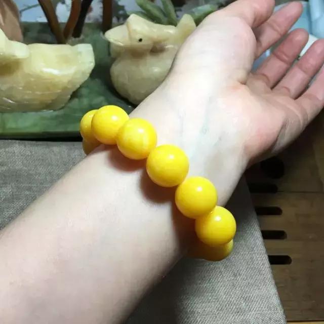 蜜蜡琥珀是真的假的,假琥珀蜜蜡用什么做的