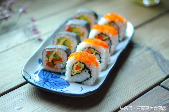 孩子不爱吃米饭，试试这种方法，把它做成紫菜包饭，肯定会抢着吃