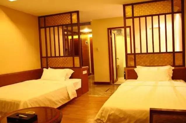 英德奇洞温泉小镇攻略,英德奇洞温泉自驾