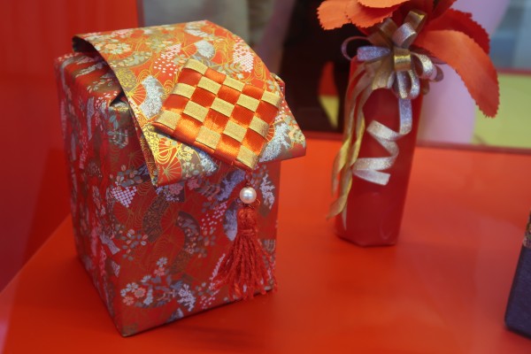 红翻天的小萌物带你激活圣诞季，还不快来瞧瞧？