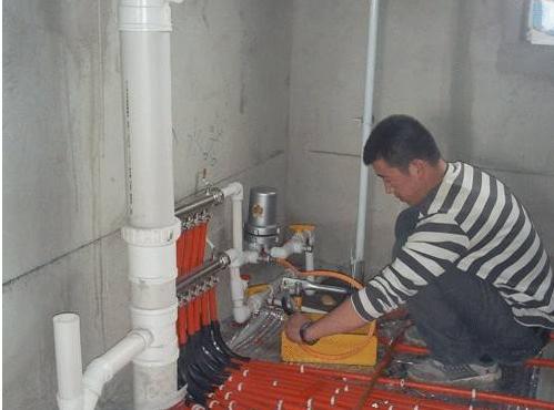 家里地暖漏水了怎么办,地暖漏水墙面渗水怎么找漏水点