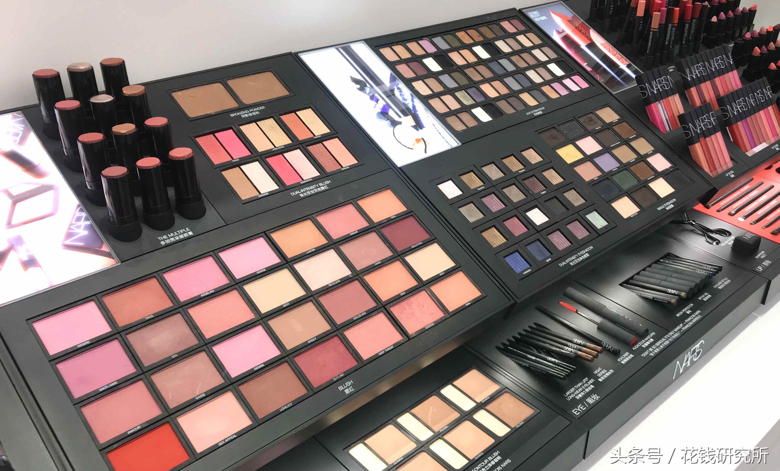 南京姑娘太爱Nars，德基店开业第一天狂购25万彩妆！