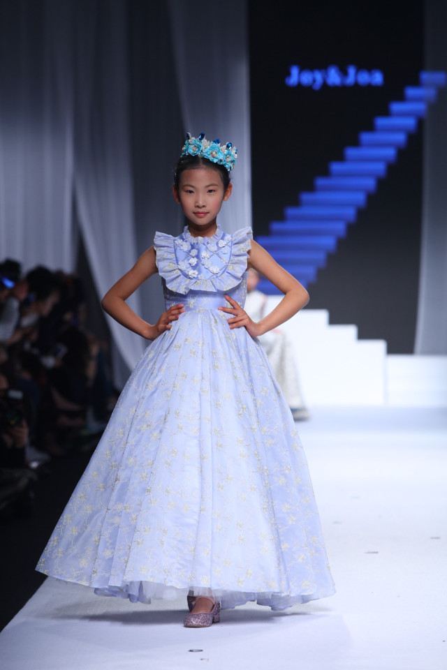 大牌经典童装发布会,儿童春夏服装发布会