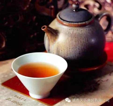 蒲公英根发酵红茶的功效与作用,红茶和绿茶的区别和功效哪个更好