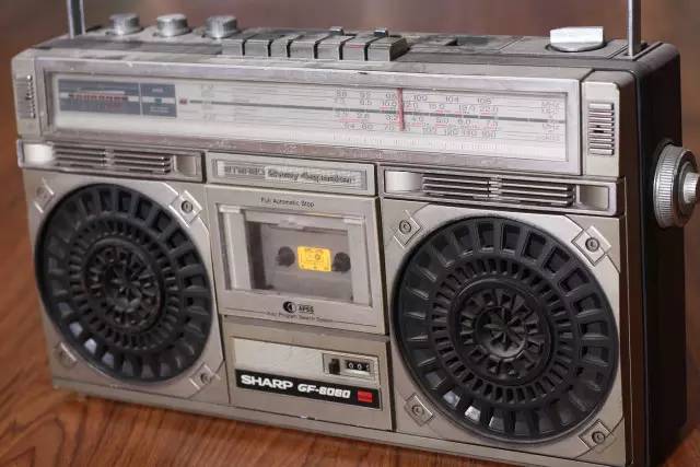 为什么一首歌听多了感觉很奇怪,为什么有些歌听几遍就腻