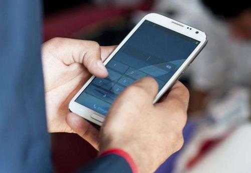 手机被偷了但还能打通电话怎么办,手机被偷如何发信息给小偷