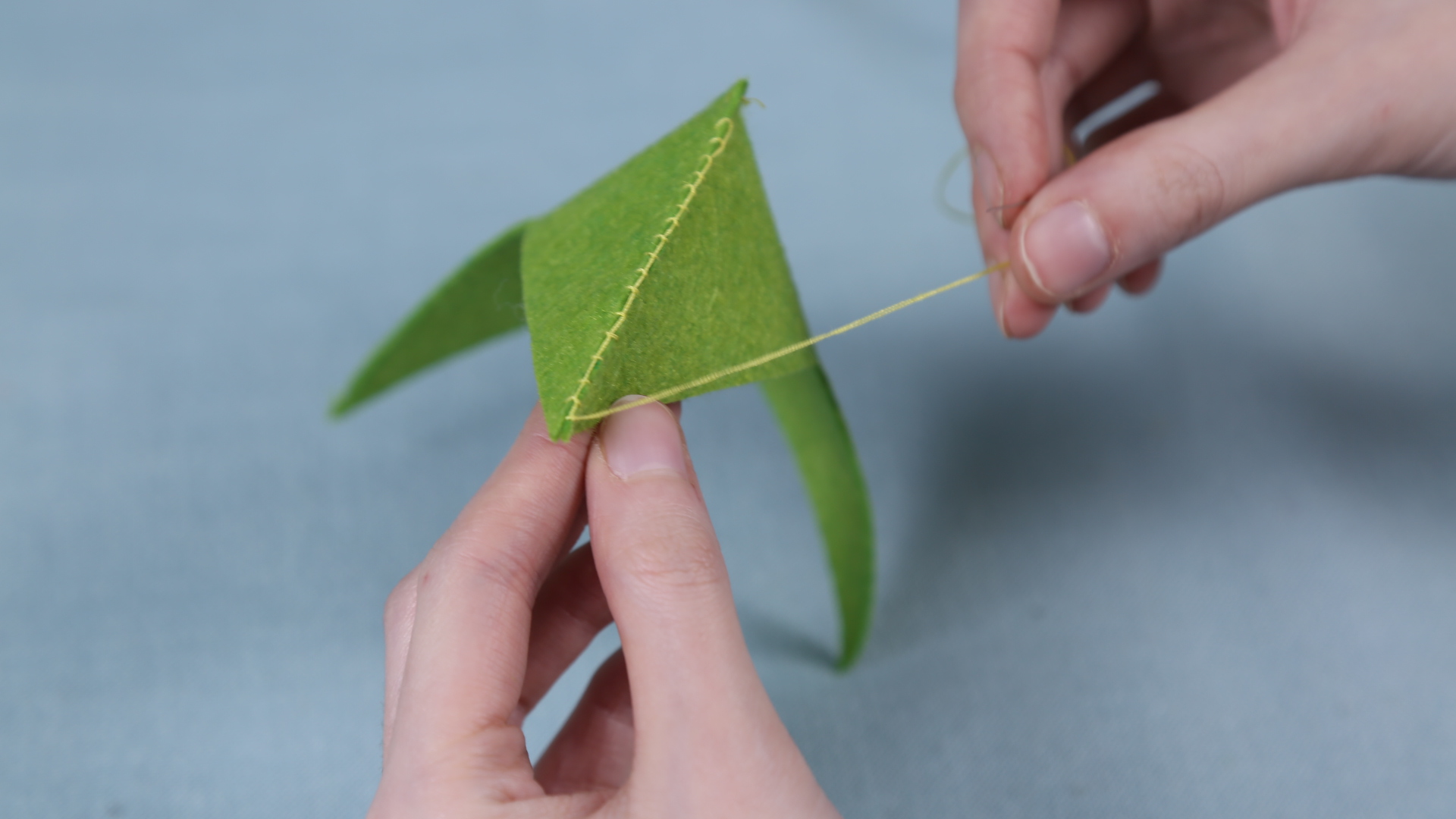 圣诞树用纸做简单又好看,圣诞树贴纸手工制作不织布
