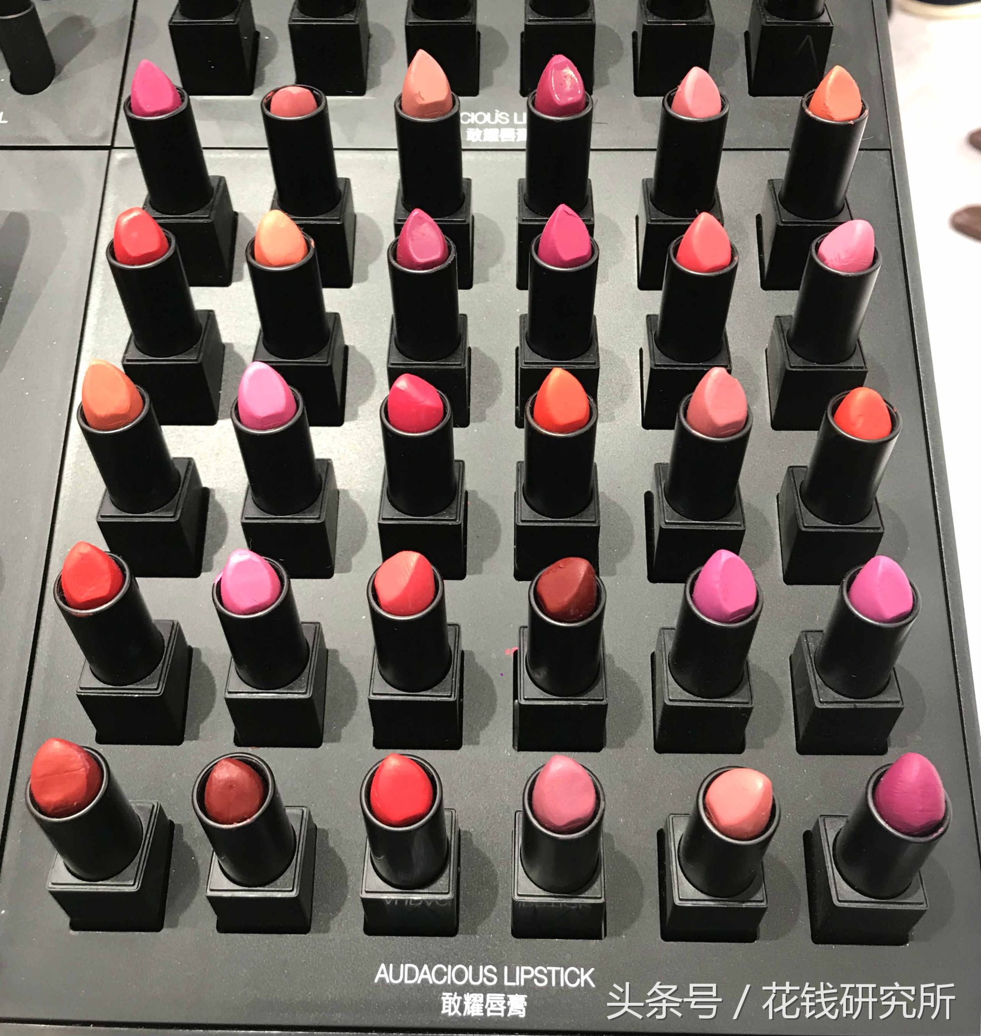 南京姑娘太爱Nars，德基店开业第一天狂购25万彩妆！