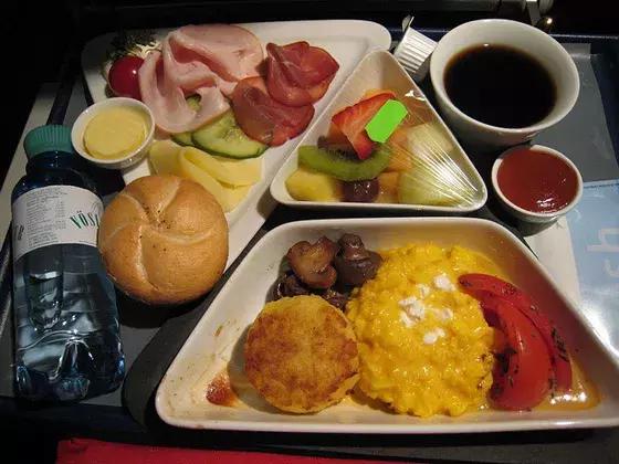 最新评选全球航空公司Top10,经济舱也能坐出头等舱的感觉!