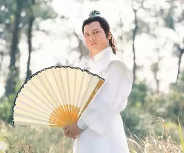 你若不懂情与爱，愿君读金庸武侠！