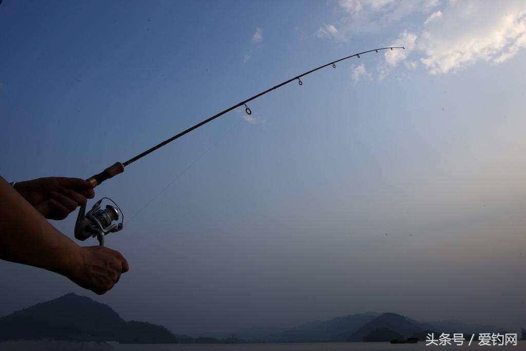 选对杆子的重要性,论一根好的鱼竿重要性
