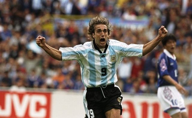 梅西心中最佳11人c罗有几座奖杯,c罗心中足球最佳十一人