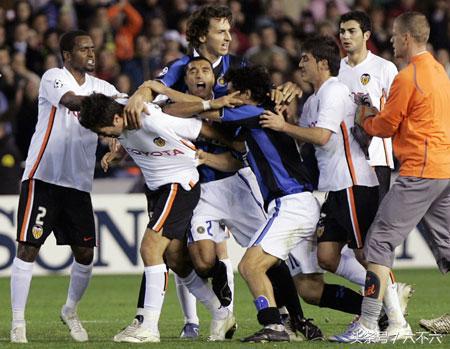 足球十大惨案排名,世界足坛十大群殴事件