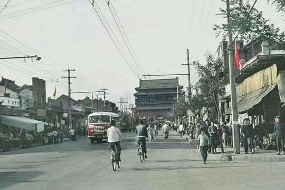 百感交集涌上心头,百感交集和感慨万千