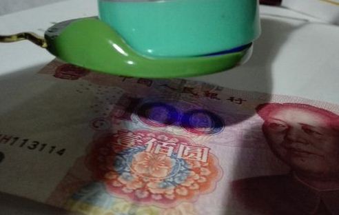 关于雷朋墨镜的一些浅谈及真假辨别技巧