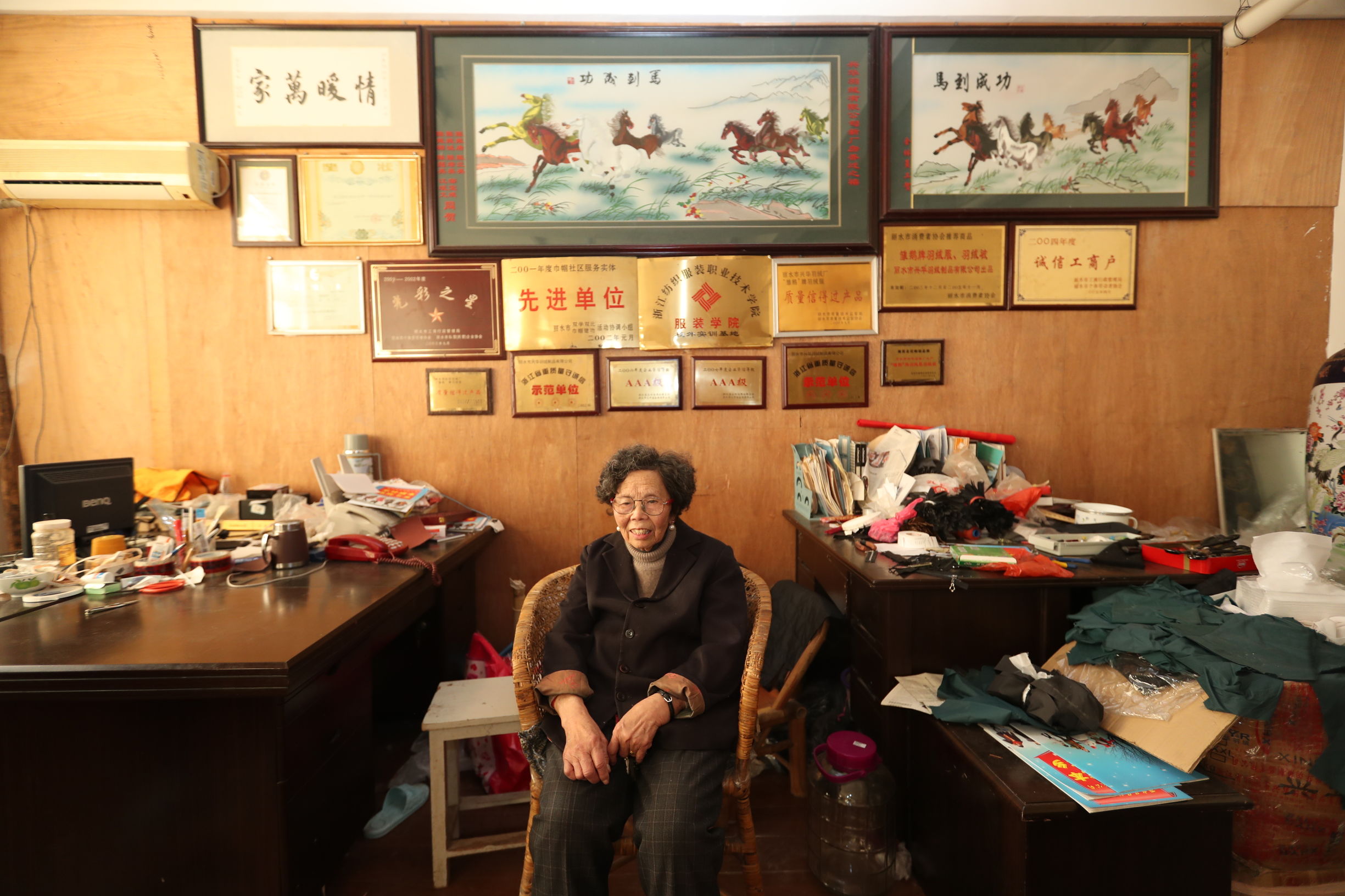 87岁的诚信奶奶收到了一份礼物，全淘宝一起做的，猜猜长啥样？