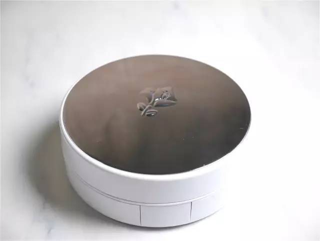 ysl气垫摇滚测评,珂莱欧和ysl气垫对比