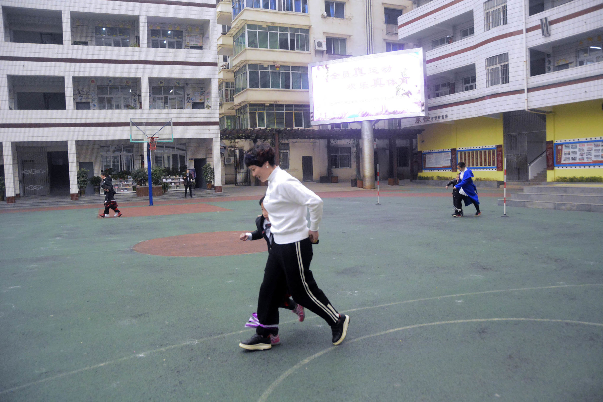 冬季亲子运动会游戏大班,巴州三中运动会