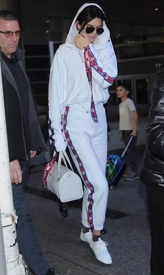 今年有这十双鞋中的任何一双，都可以大言不惭地说：我顶潮！