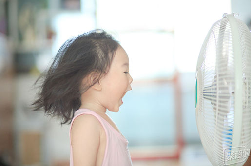 加湿器是不是鸡肋的东西,每个家庭都少不了加湿器