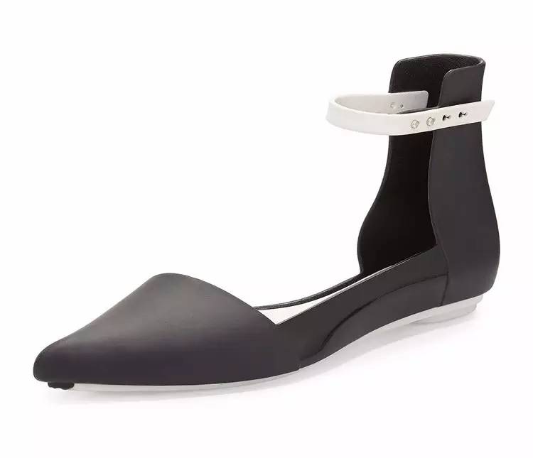 下雨天怎么能没有一双雨靴 (下雨天有必要穿雨靴吗)