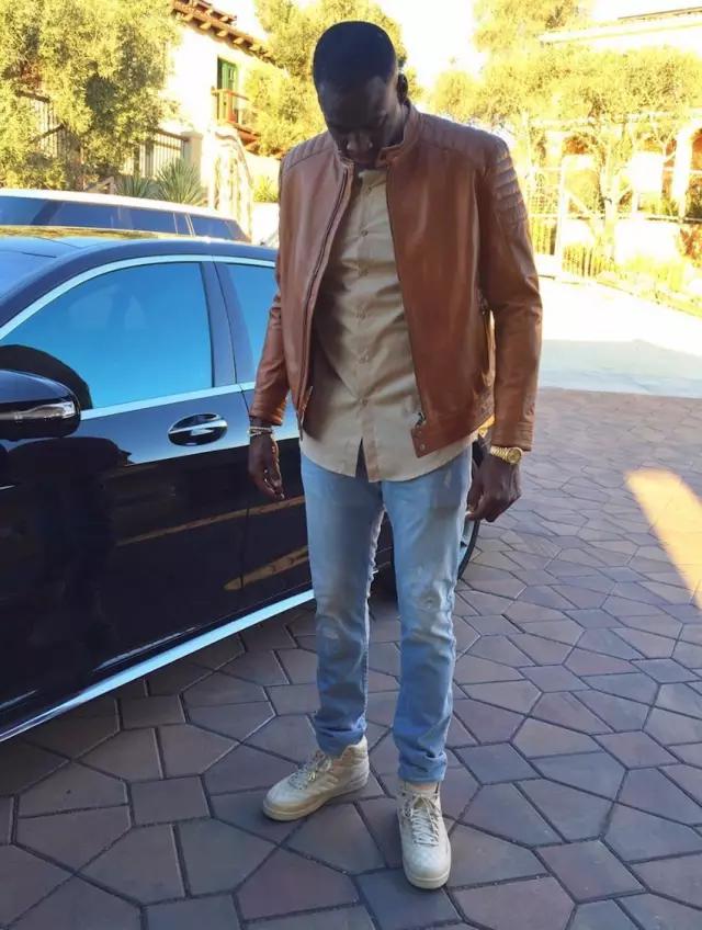 追梦格林童话球鞋,追梦格林的球鞋品牌叫什么