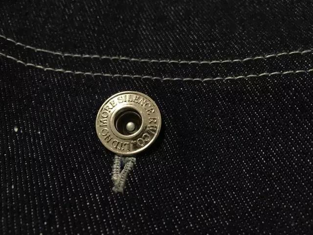 小时候穿背带裤现在穿背带裤,背带裤已经成了潮流