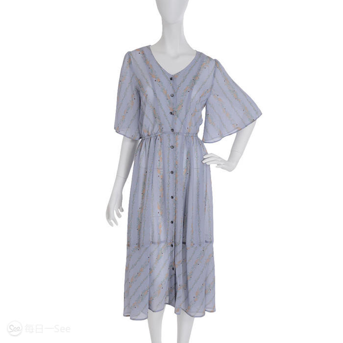 五一帮你搭：吊带裙PK碎花裙，去海边你更爱哪个？