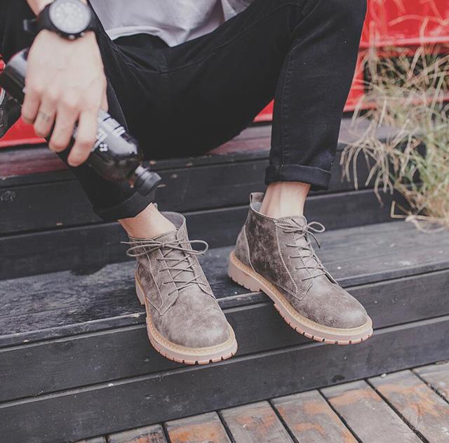 怎么选择一双合适的马丁靴,一双马丁靴的搭配