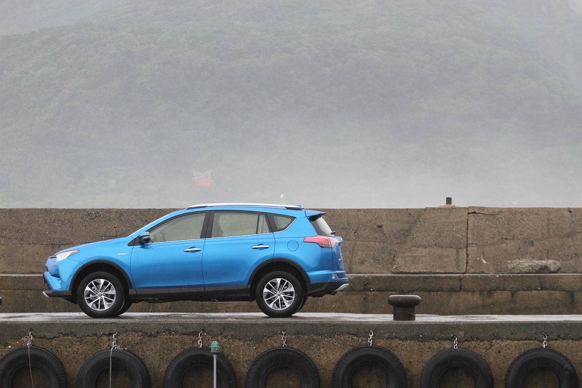 toyotarav42022,toyotarav4老款蓝色