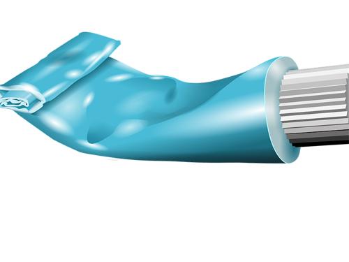 牙膏涂在鼻子上可以去黑头吗,牙膏和盐混一起可以去黑头吗