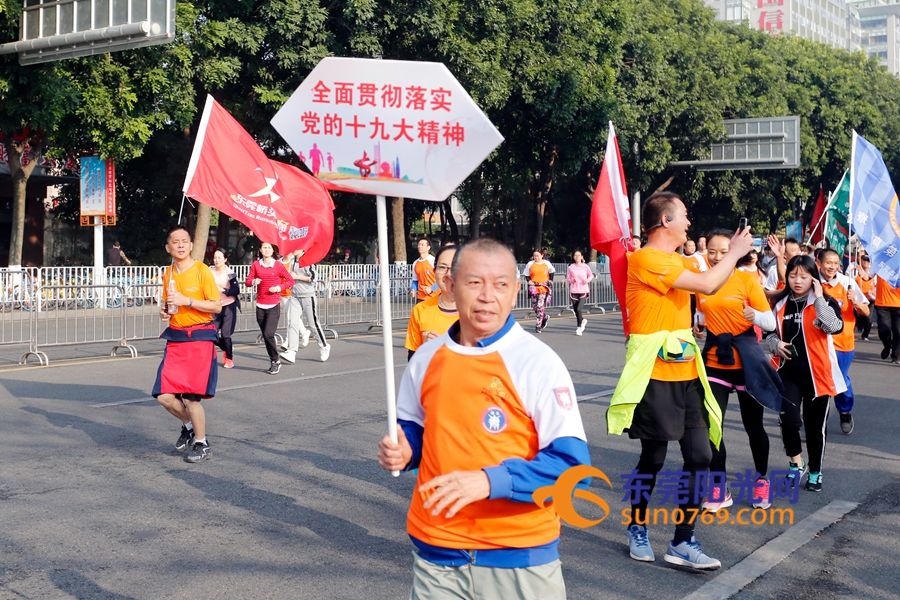全城沸腾,全城火热人山人海