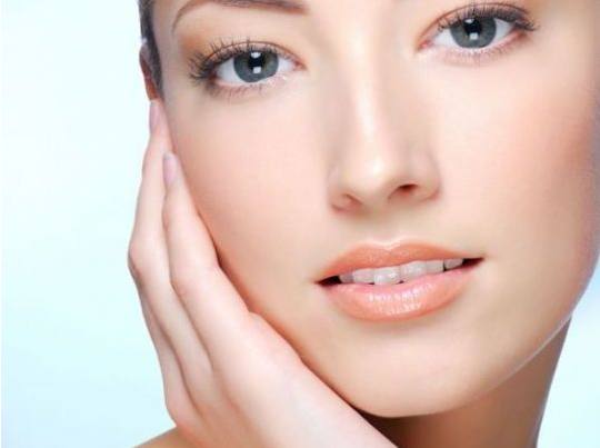 脸颊额头长痘是什么原因怎么解决,脸颊额头长痘的原因及调理方法