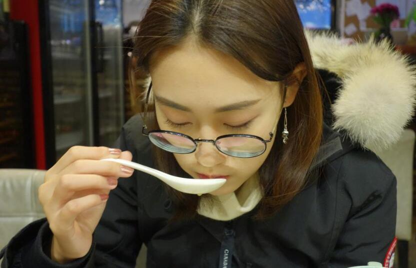 圣诞节热恋生活日记,开着轩逸陪女朋友搜集北京的圣诞树