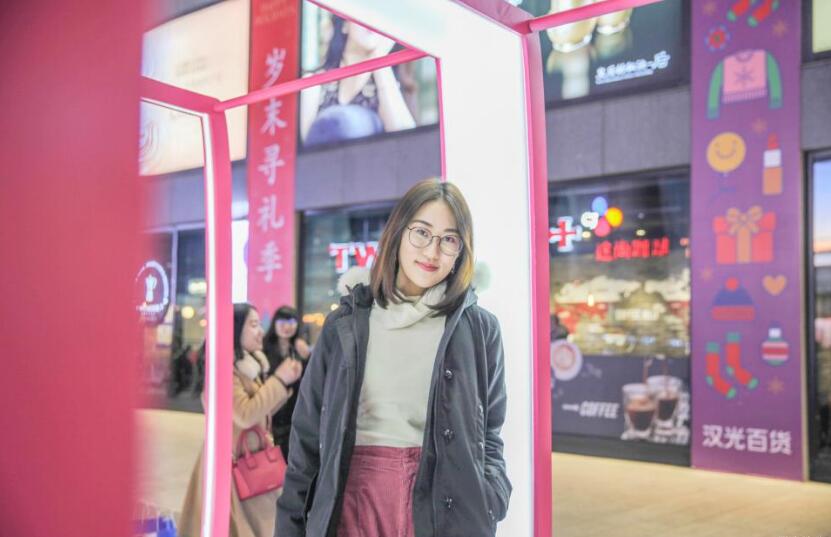 圣诞节热恋生活日记,开着轩逸陪女朋友搜集北京的圣诞树