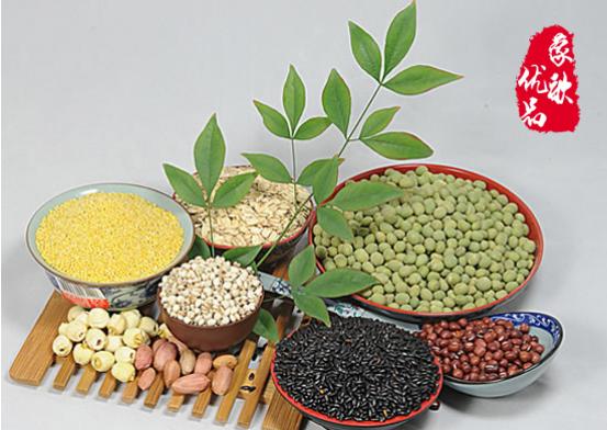 蔬食主义健康生活方式新选择,轻食主义健康饮食成年轻人新追求