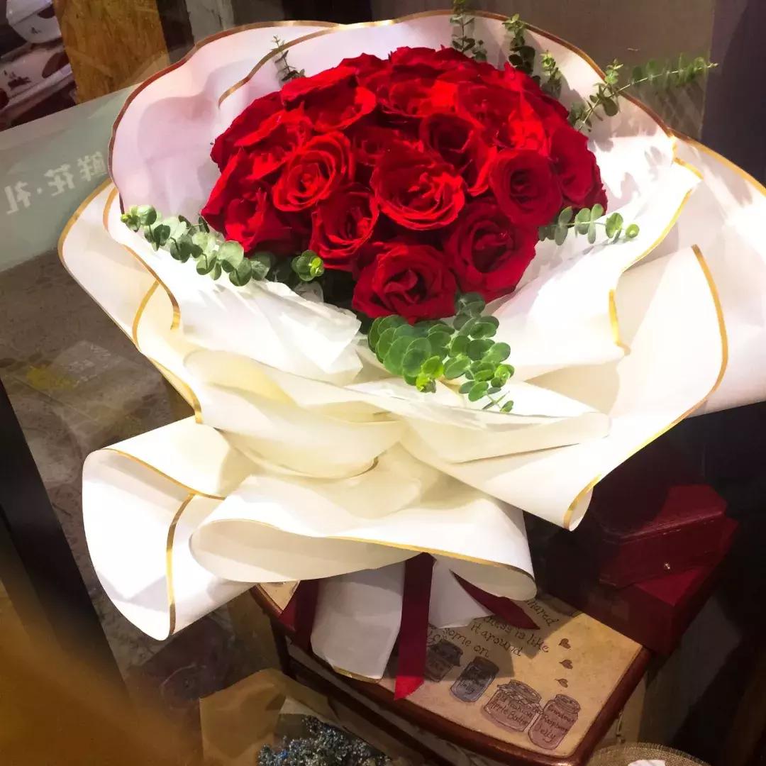 上廓街竟然有间360°鲜花环绕的小店