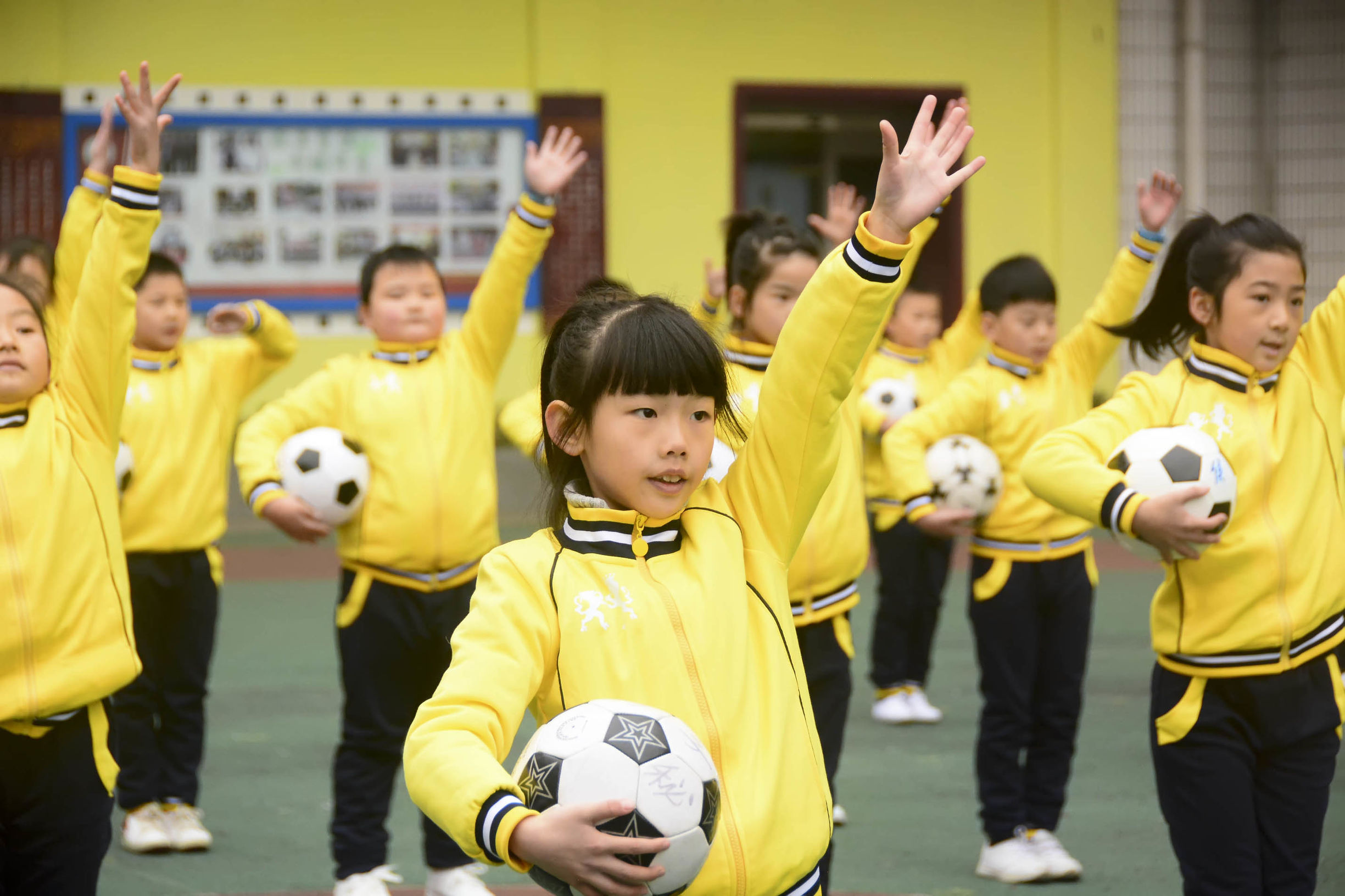 三小校运会啦啦操,巴中市巴州区三小足球操