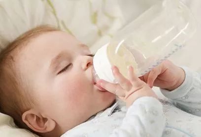 2岁宝宝喝夜奶有什么危害,宝宝断夜奶早有什么危害