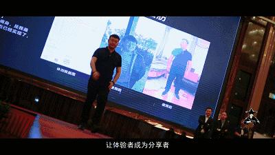 未来我们一起携手前行英文,我们携手一同前行