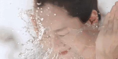 如何防治姨妈前长痘,怎么治疗姨妈痘