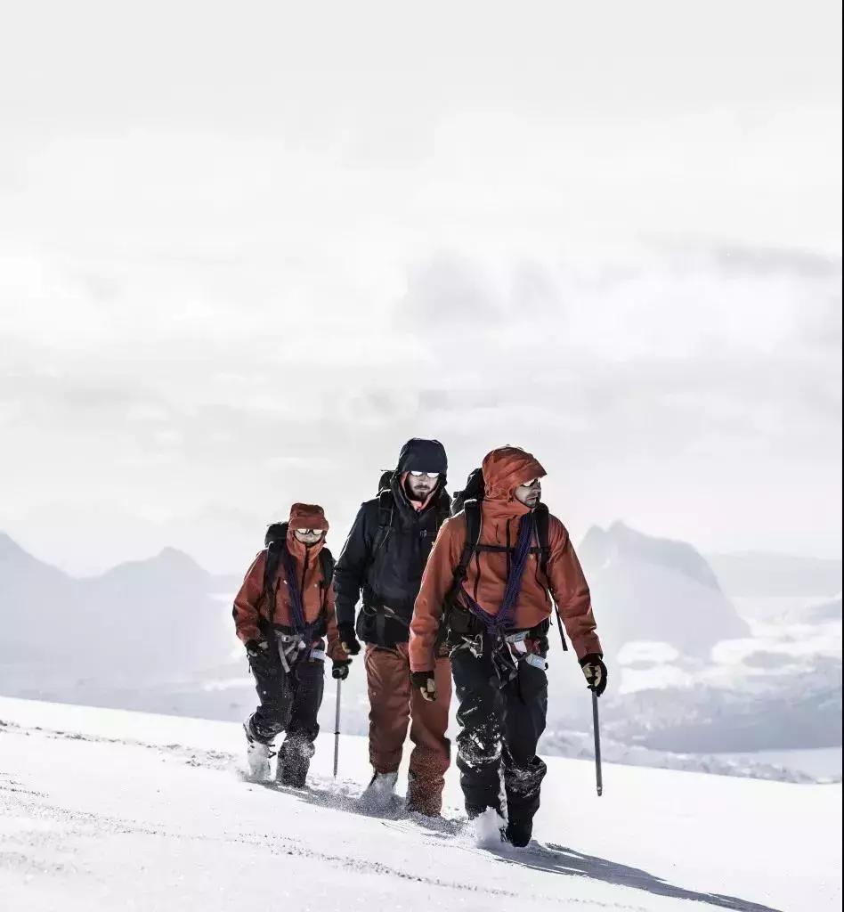 冬日来滑雪场滑雪,又到了一年一度的滑雪趴