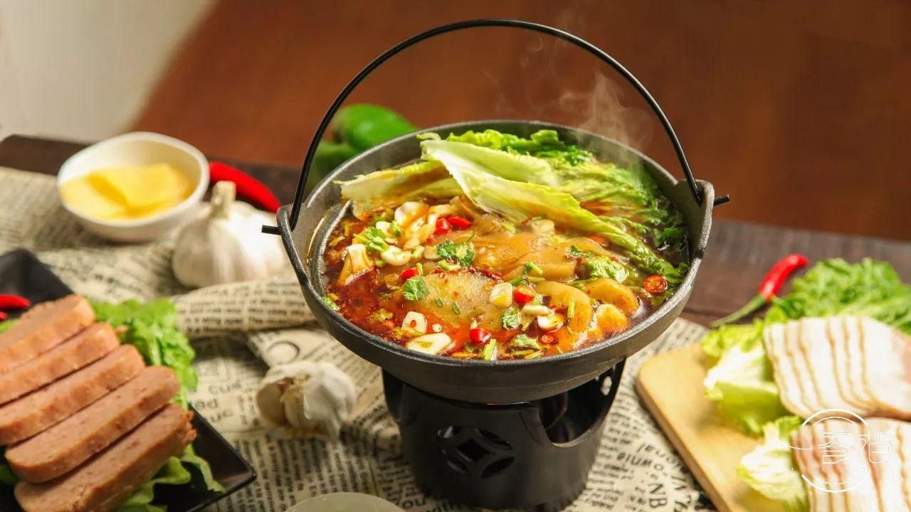 不用电不用火一瓶冷水吃火锅,不用热水就能煮的火锅