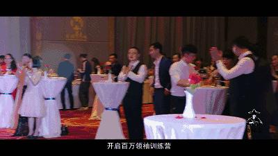 未来我们一起携手前行英文,我们携手一同前行