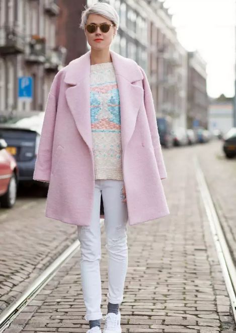 粉色大衣真的太好看了,穿上粉色衣服依然是少女