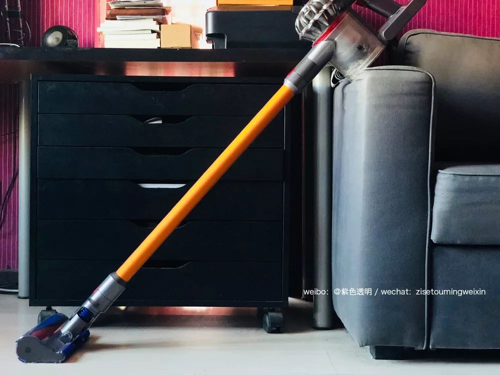 戴森吸尘器v8灰尘盒不顺滑,戴森v7吸尘器吸不起来灰尘