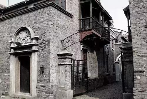 上海滩百年“房事”发展史：从鲁迅的石库门到张爱玲的爱丁登公寓