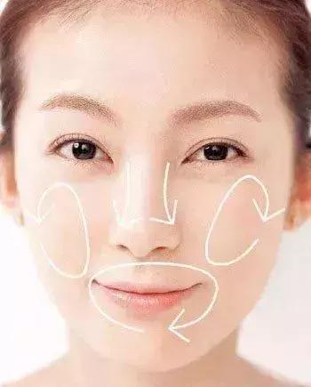 爽肤水柔肤水哪个好些,柔肤水爽肤水有什么区别